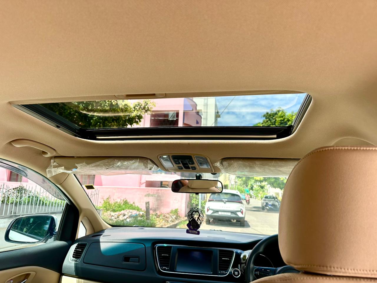 Kia Carnivel - Image 6
